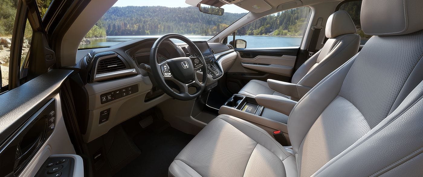 2018 Honda Odyssey LX Interior Front Seating